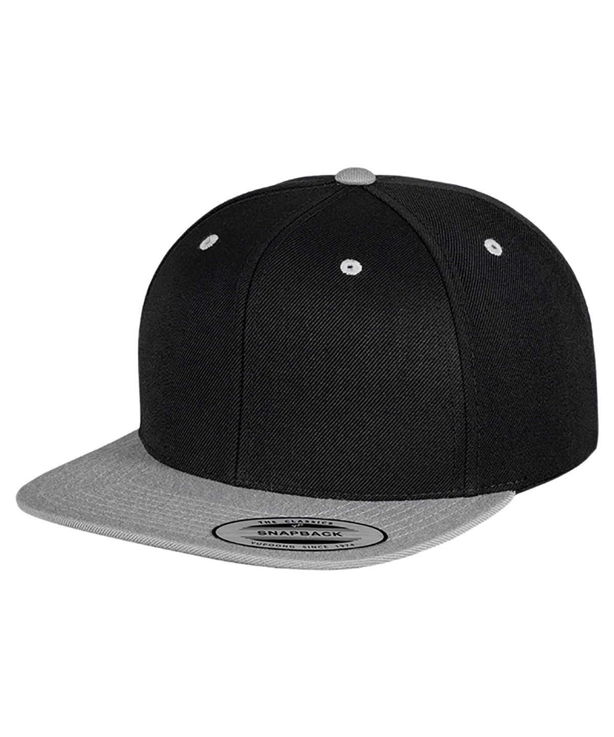 Black store yupoong snapback